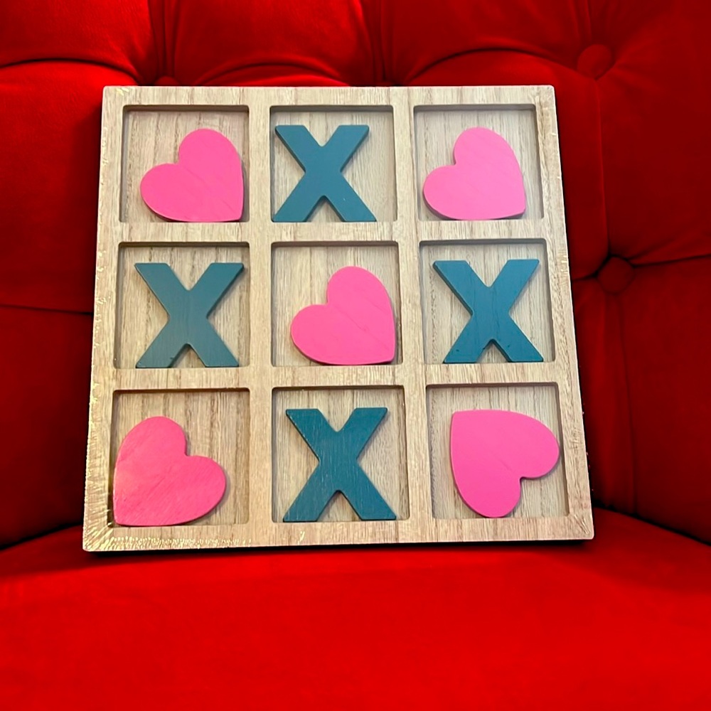 NWT: Valentine’s Tic-Tac-Toe Board